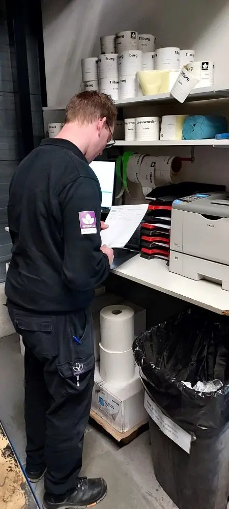 Kandidaat Bram op zijn werk